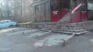 Бишкекчанин интересуется законностью ограждения парковки на ул.Чокморова (фото)