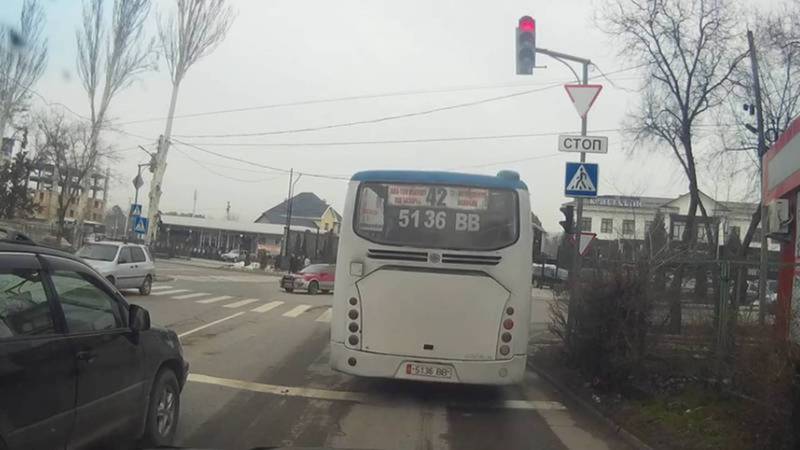 Водитель автобуса №42, который нарушил ПДД, будет снят с линии