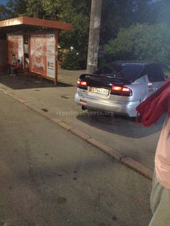 Парковка на остановке в 5 мкр