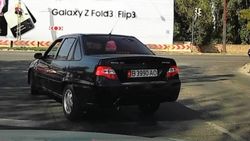 «Нексия» с подложным госномером пересекла двойную сплошную и стоп-линию. Видео