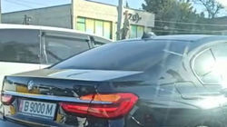 В Бишкеке замечен полностью тонированный BMW. Видео В Бишкеке замечен полностью тонированный BMW. Видео