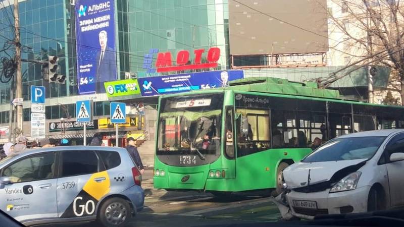 На Советской столкнулись «Хонда» и «Тойота»