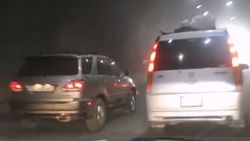 В тоннеле Төө-Ашуу машины едут по встречке. Видео