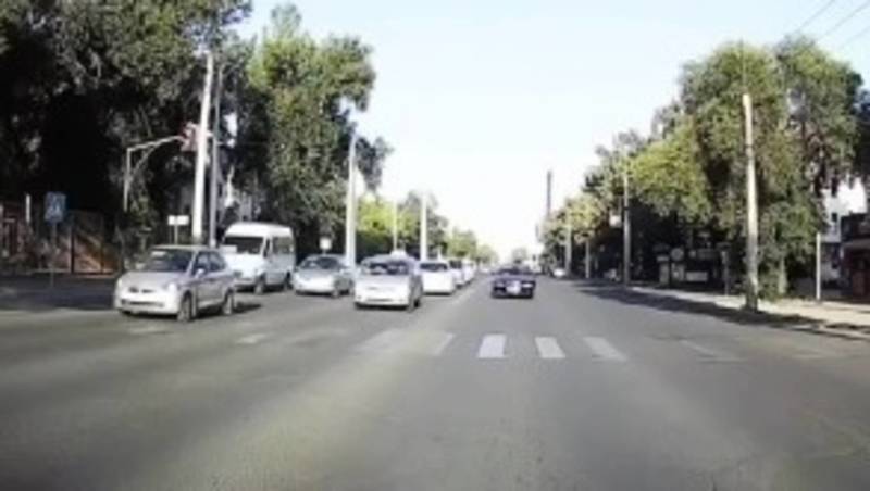 BMW опасно выехал на встречку. Видео