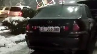 На проспекте Чуй машины паркуют на тротуаре <i>(видео)</i>