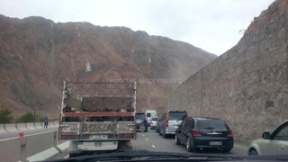 В Боомском ущелье идет принудительный спуск горной породы, стоимость работ составляет 2,8 млн сомов <i>(фото)</i>