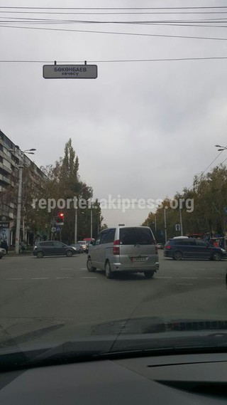 Так и едем, и на красный свет, и на запрещенный знак. Белинка/Боконбаева