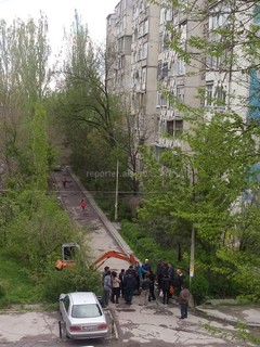 Остается ли замороженным строительство дома в 8 мкр, принадлежащее артисту К.Турапову? - читатель