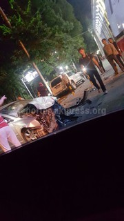 На Чуй-Турусбекова ночью произошло ДТП <i>(фото)</i>