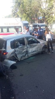 Фото ДТП с участием 4 авто на ул.Байтик баатыра