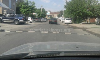 В связи с чем на ул.Жунусова в Оше установили лежачий полицейский? - читатель (фото)
