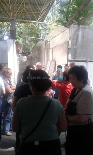 Работники рынка «Айчурок» вышли на митинг, - читатель <i>(фото, видео)</i>
