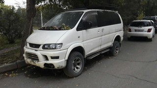 Куда нужно обратиться гражданам, чтобы эвакуировали брошенные авто без номеров? - читатель (фото)