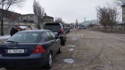 Горожанин просит ГРС решить вопрос километровых очередей при регистрации авто
