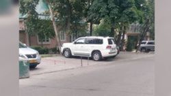 На ул.Раззакова парковка была огорожена незаконно, - мэрия