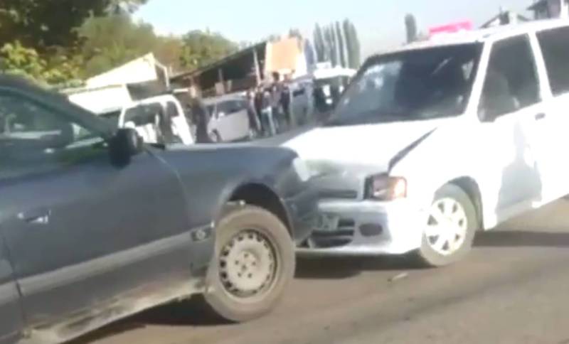 Видео — «Дэу Тико» взяла на таран «Ауди»