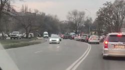 Горожанин жалуется на пробки из-за нового светофора на Л.Толстого-Игембердиева