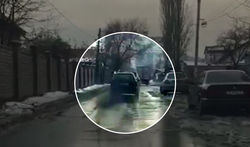 «Посмотрите, какой дымоган стоит». Очевидец снял на видео коптящую автомашину
