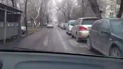 Горожанин жалуется на пробку на Суеркулова-Абая. Видео