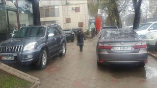 Парковка на тротуаре