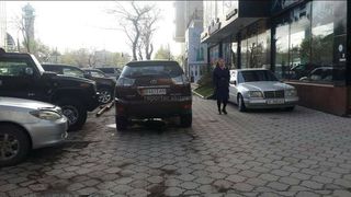 Парковка на тротуаре