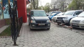 Парковка на тротуаре