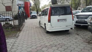 Парковка на тротуаре