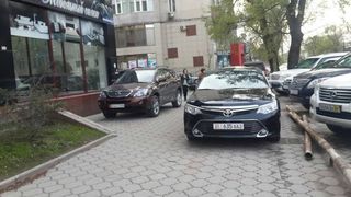 Парковка на тротуаре