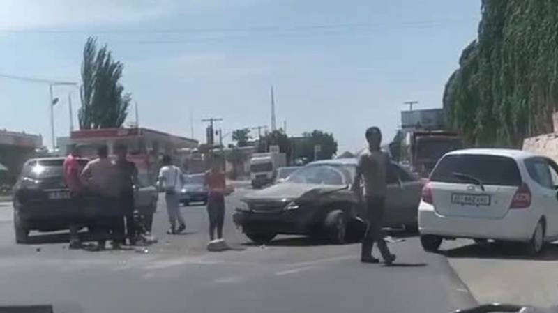 В Ошской области произошло ДТП с участием Lexus RX 300. Видео и фото