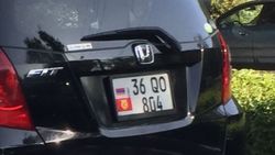 В Бишкеке замечен «Фит» с поддельными номерами