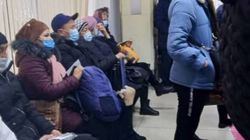 В ЦОН Ленинского района огромные очереди, - горожанин