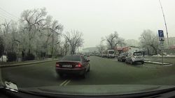 «Нексия» выехала на встречку на Суеркулова. Видео «Нексия» выехала на встречку на Суеркулова. Видео