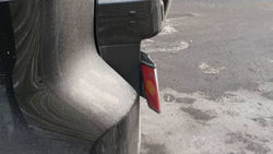 Водитель «Прадо» согнул флаг Кыргызстана на своем госномере. Фото Водитель «Прадо» согнул флаг Кыргызстана на своем госномере. Фото