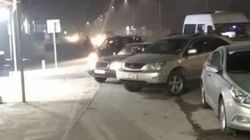 На Гагарина водители постоянно паркуются на тротуаре. Фото горожанин