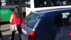 Бишкекчанин жалуется на беспорядочную парковку возле Аламединского рынка. Видео и фото