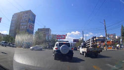 Toyota FJ Cruiser повернул без включенных поворотников. Видео