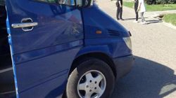 На площади «Победы» машины паркуются на тротуаре, - горожанин <i>(фото)</i>