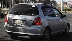 «Хонда» повернула со второй полосы и проехала на красный. Видео