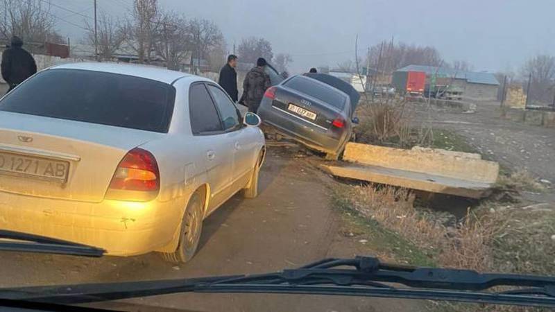 Водитель «Ауди» устроил опасную езду. Видео