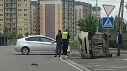 В Кок-Жаре перевернулась машина. Видео В Кок-Жаре перевернулась машина. Видео