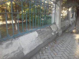 Нацгоспиталь изыскивает средства путем привлечения спонсоров на ремонтные работы, в том числе заборов, - Минздрав