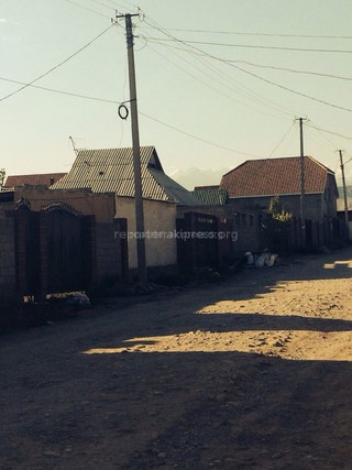 Бишкекчане просят не устанавливать мусорные баки рядом с детскими площадками <b>(фото)</b>