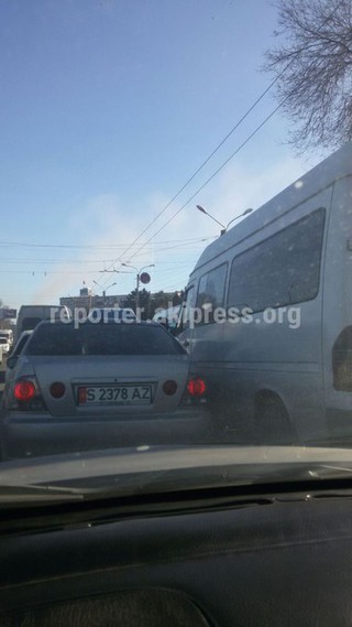 На пересечение улиц Чуй-Кулиева выехала бригада для устранения поломки светофора, СМЭУ ГАИ