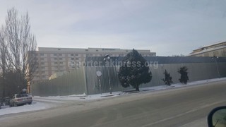 Законно ли ведется строительство на месте бывшего боулинг-центра по улице Фрунзе? - читатель <b><i>(фото)</i></b>
