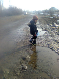 Жители ул.Казыбек в жилмассиве Ак-Орго жалуются на дороги (фото) Жители ул.Казыбек в жилмассиве Ак-Орго жалуются на дороги (фото)
