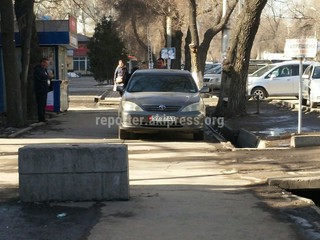 парковка на тротуаре