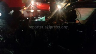 На перекрестке Манаса-Киевская в результате аварии сгорела автомашина Mercedes W221 <i>(фото)</i>