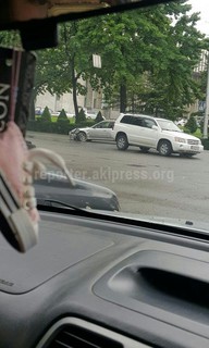 На пересечении проспекта Манаса с ул.Рыскулова произошло ДТП <i>(фото)</i>