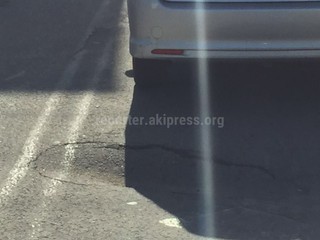 На участке ул.Ахунбаева провалился асфальт <i>(фото)</i>