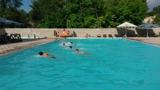 В центре села Сокулук открылся летний бассейн (фото)